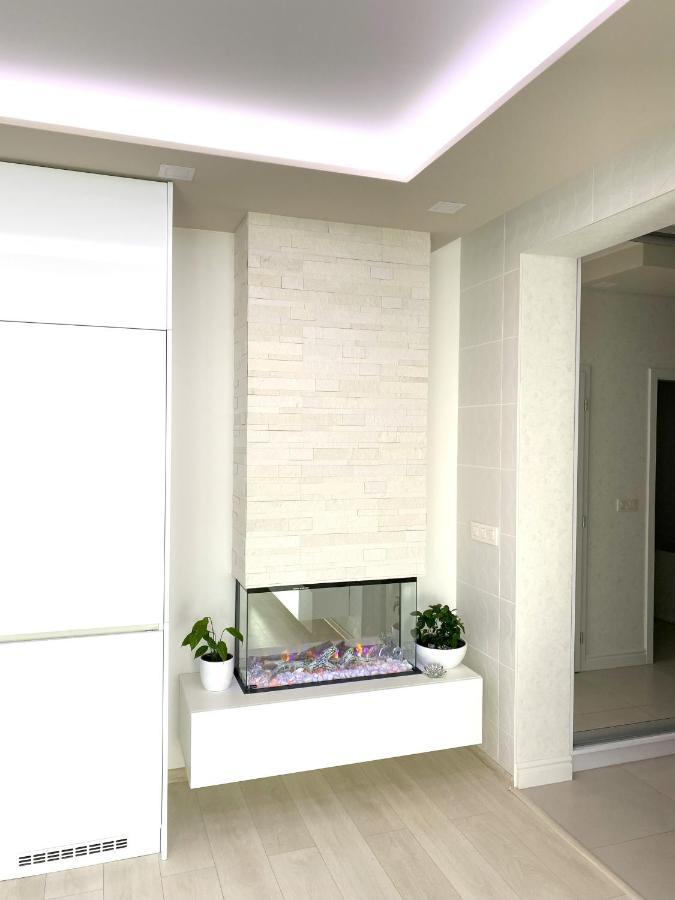 Die Eleganz - Apartment Near The City Center With Free Parking ブラチスラヴァ エクステリア 写真