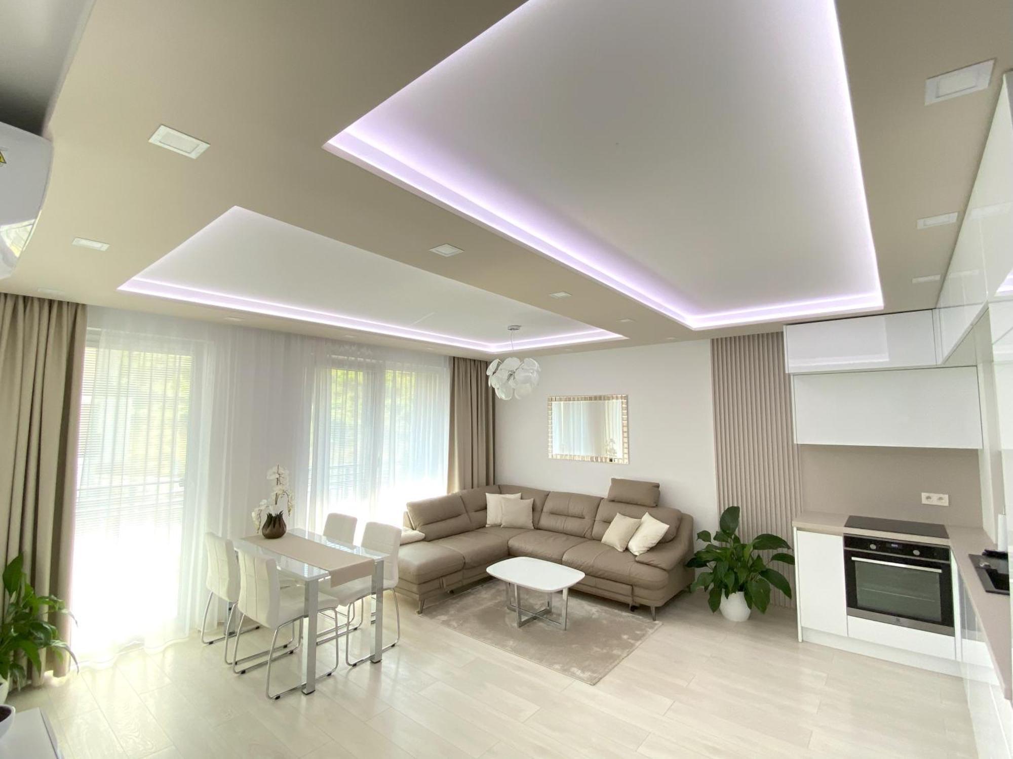 Die Eleganz - Apartment Near The City Center With Free Parking ブラチスラヴァ エクステリア 写真